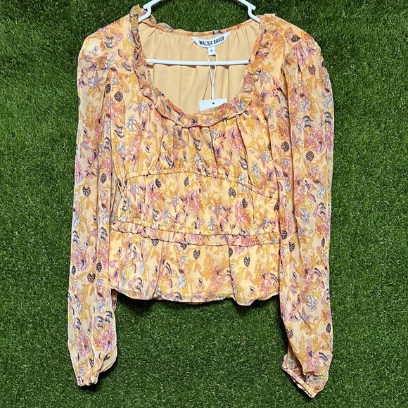 ⭐️ WALTER BAKER Myka Floral Tiered Crinkle Chiffon Top - Picture 2 of 6